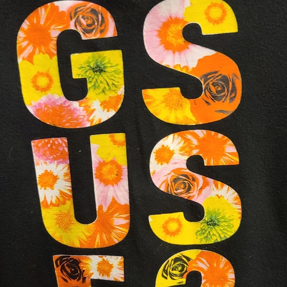 📻4/$15 3T Guess? Tshirt - Picture 5 of 8